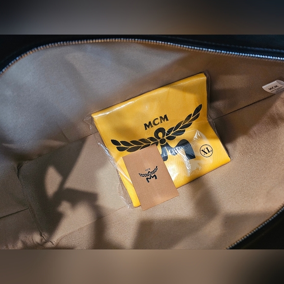 MCM Black and Gray Aren Tote - Picture 6 of 13